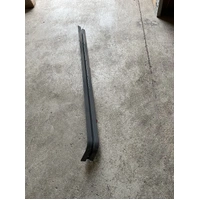 Side Door Rail sub-assy Middel LEFT For TOYOTA Hiace 2005-2018 TRH KDH 68304-26110