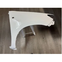 ***PRE-FITTED*** Front Guard WHITE RIGHT with Indicator Hole No Flare Hole  For TOYOTA Hilux 4WD 2012-2015.53811-0K080. GGN GUN TGN