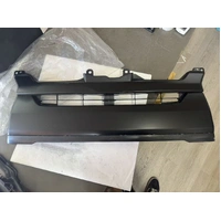 **MINOR SCRATCHED** Grille Black LWB (Narrow-Body) For TOYOTA Hiace 2014-2018 200 Series LWB VAN TY-14HIA-N-008 TY-14HIA-N-008