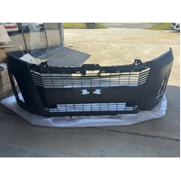 *MINOR SCRATCH** Front Bumper With Grille Inserts For TOYOTA Hiace 2019-ON 300 Series SLWB LWB 300 Series VAN GDH GRH TY-19HIA-W-001